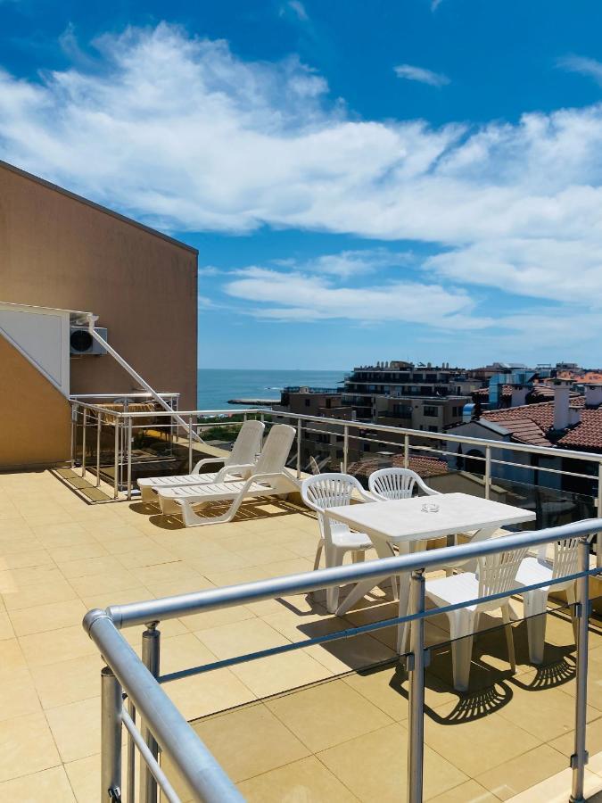Apartment Golden Sea View 2 *